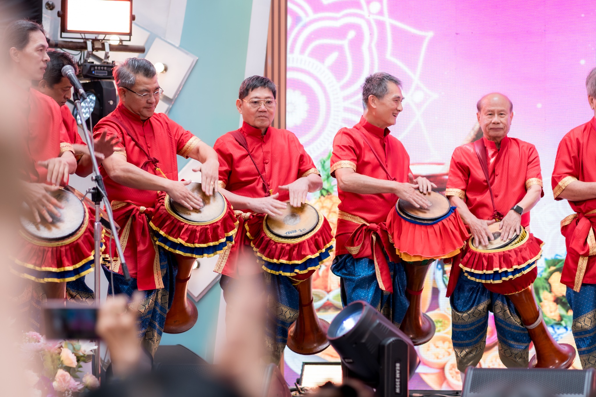 กลองยาว